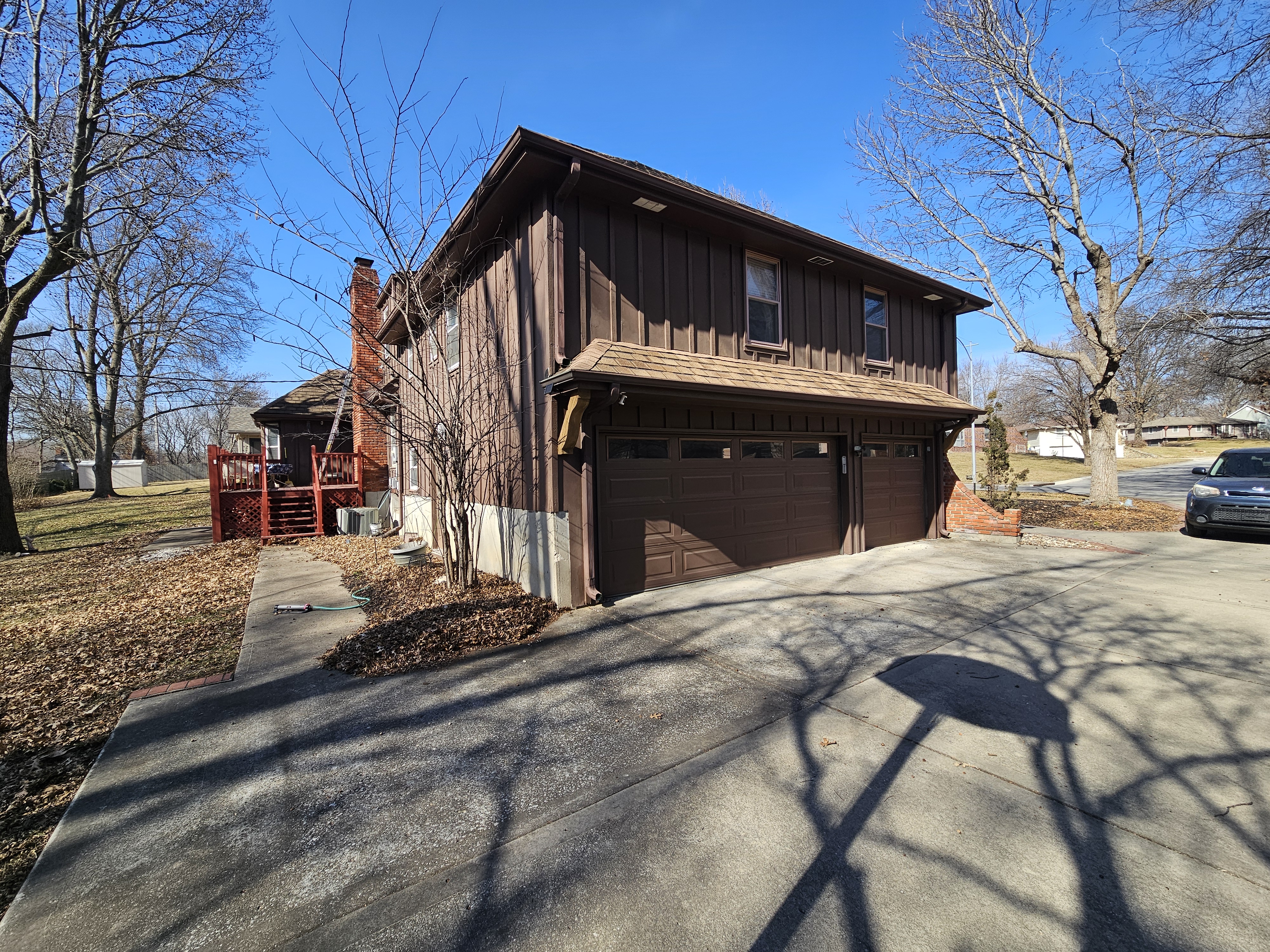Exterior view of the same Kansas City home after cleaning