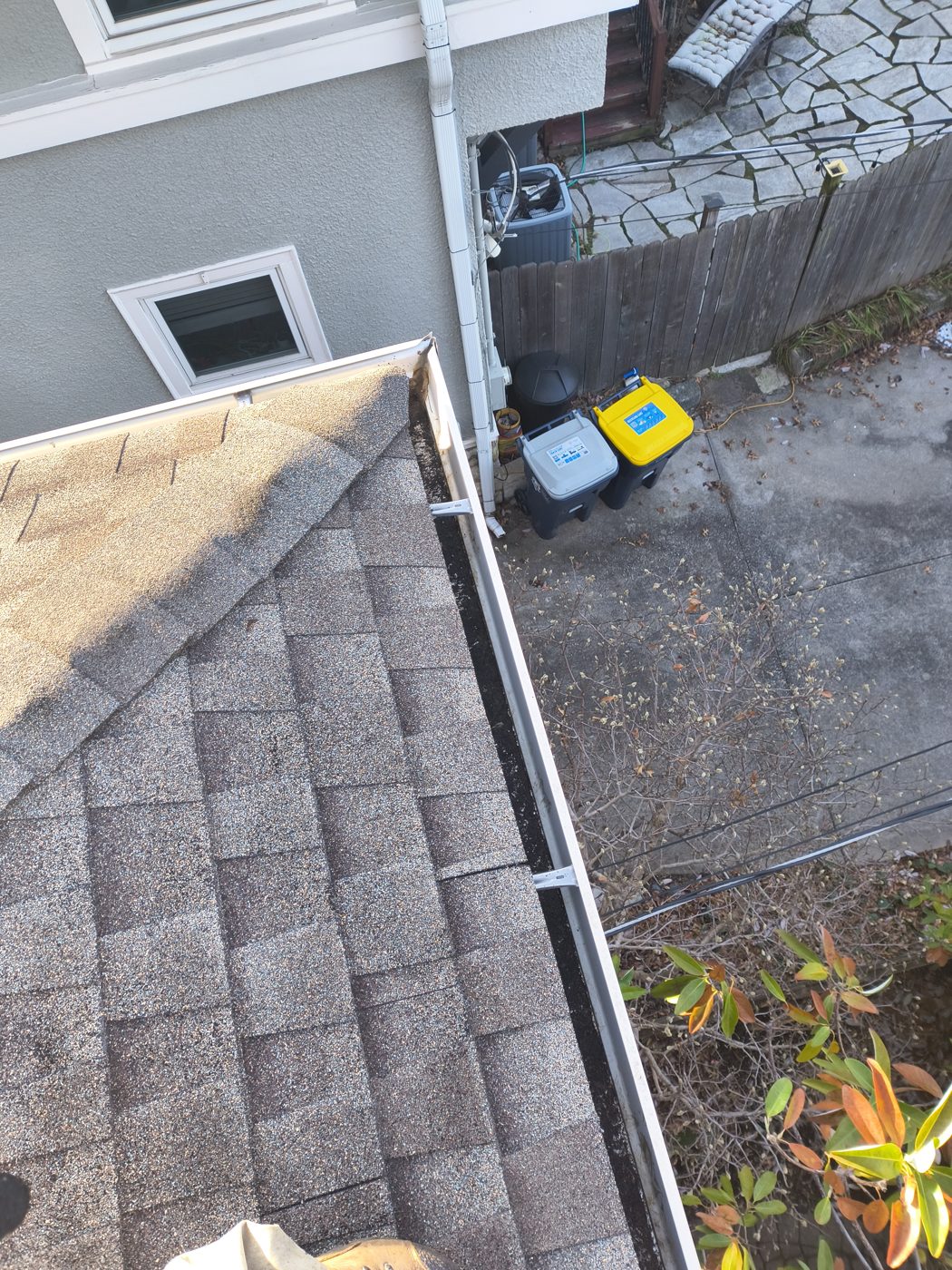 Same upper gutter corner after cleaning